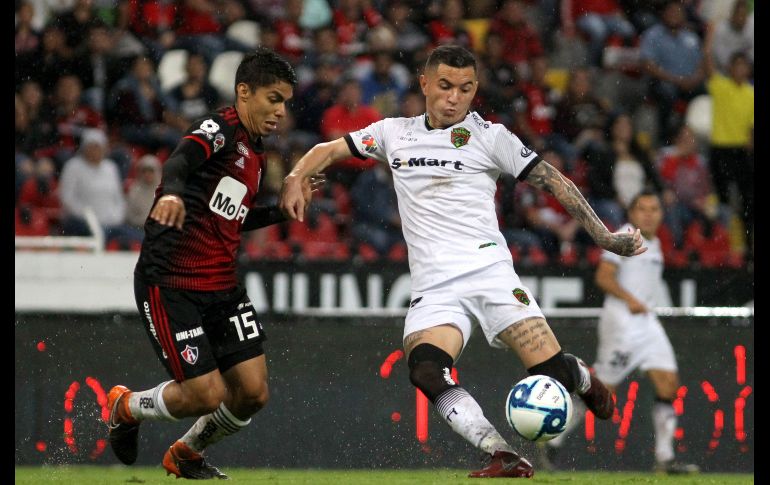 Tras el gol, Juárez presionó para igualar los cartones; sin embargo, no pudieron anotar su primer gol en Liga MX. AFP