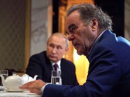 Putin hace estas declaraciones en una entrevista con el cineasta estadounidense Oliver Stone. Stone utiliza parte de la entrevista en un documental sobre Ucrania. EFE / A. Druzhinyn