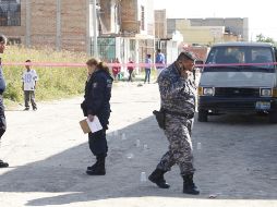 En el punto se localizaron dos casquillos percutidos calibre 380, dos envoltorios de droga y dos armas de fuego tipo hechizas. EL INFORMADOR/ ARCHIVO