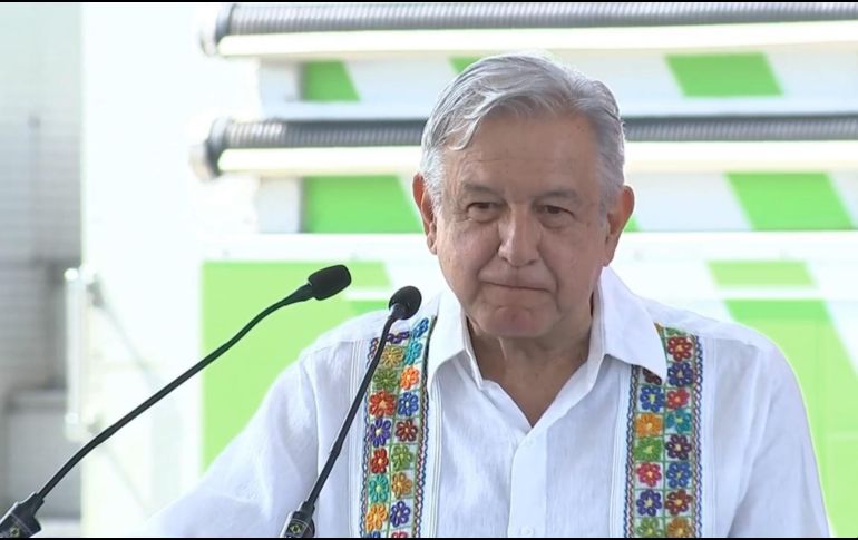 El Mandatario señala que aunque depende del mismo gobierno los estudios ambientales son muy tardados. FACEBOOK / Andrés Manuel López Obrador