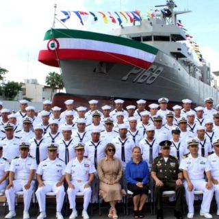 Beatriz Gutiérrez abandera botadura de patrulla oceánica ARM Tabasco