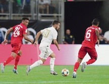 Eden Hazard (centro) enseñó su talento con su nuevo equipo, que ayer perdió ante los alemanes. EFE