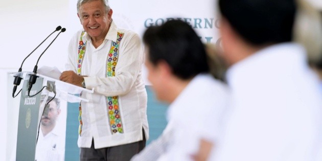 Es posible bajar gasolina y luz tras rescate de esos sectores: AMLO