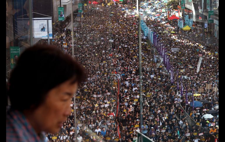 Una multitud invadió de nuevo calles de Hong Kong. AP/V. Yu
