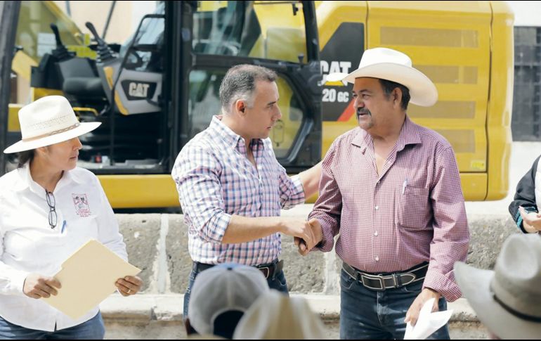 Integrantes de los consejos rurales de 121 municipios de Jalisco recibieron equipo para realizar obras en sus comunidades. ESPECIAL