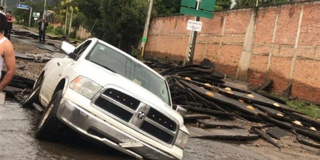 Eval&uacute;an da&ntilde;os por lluvias en Tlajomulco