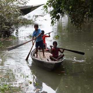 Lluvias monzónicas en India, Nepal y Bangladesh dejan más de 300 muertos
