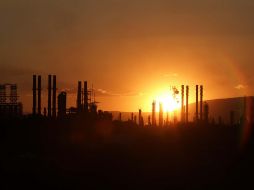 El plan de negocios de Pemex se centra en resolver la elevada carga fiscal, reducir la deuda e incrementar los montos de inversión. NTX/ARCHIVO