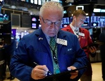 El promedio industrial Dow Jones ganó 17 unidades, o 0.1%, y cerró en 27 mil 171 enteros. AP/R. Drew