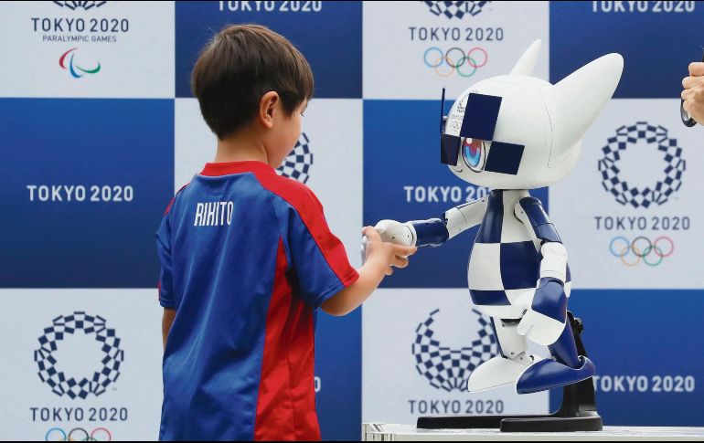 En Tokio han realizado diferentes actividades, como la presentación de las mascotas oficiales,  para iniciar el conteo rumbo a los Juegos Olímpicos que albergarán el próximo año. EFE
