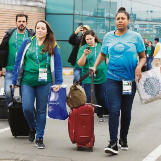 Inicia arribo de atletas a la sede de competencia