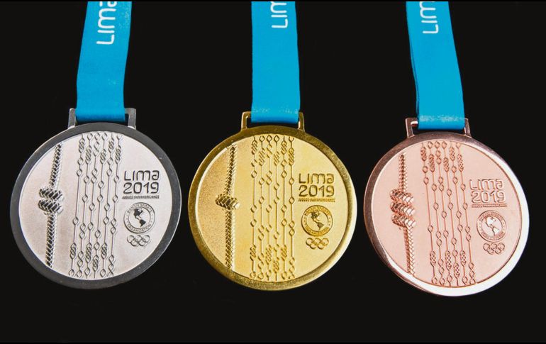 Así lucen las medallas que serán entregadas a los deportistas que suban al podio en los Juegos de Lima. AP