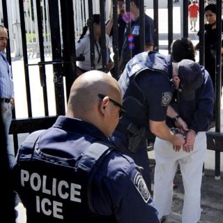 Migrantes reciben multas de cientos de miles de dólares en EU