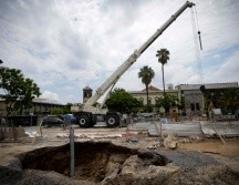 El de hoy es más o menos de las mismas dimensiones que la vez anterior, de unos cinco metros de diámetro por diez de profundidad. EL INFORMADOR / F. Atilano