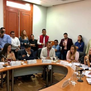 Chocan Morena y MC por reforma al Código Urbano