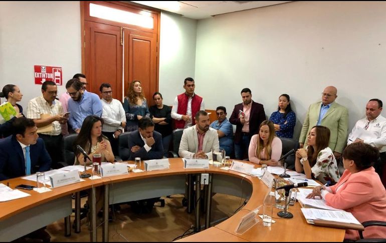 En otros temas, la comisión avaló el nuevo reglamento interno del Congreso del Estado que fue armonizado con el cambio en el número de comisiones. EL INFORMADOR / R. Rivas