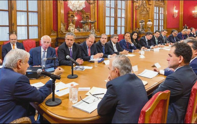 Representantes en reunión con AMLO en palacio nacional. ESPECIAL