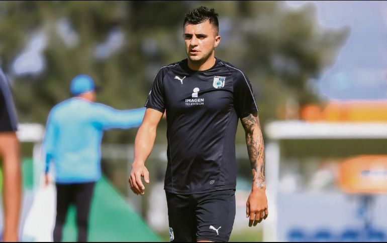 Enrique Triverio llega para reforzar el ataque de los queretanos. @Club_queretaro