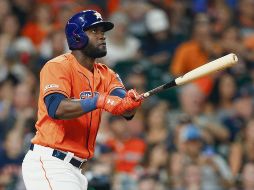 Yordan Álvarez es el jugador con más carreras producidas en sus primeros 30 juegos en las Mayores, al llevar 35 rayitas al plato. AFP / B. Levey