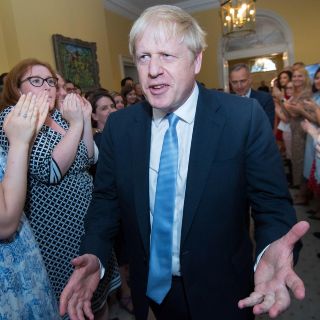 Boris Johnson elige gabinete euroescéptico para concretar el Brexit