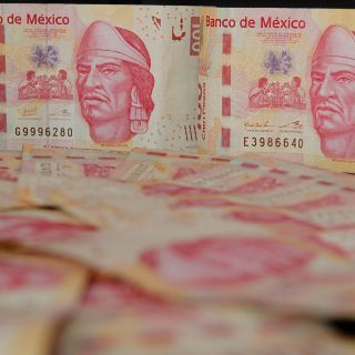 México acude a mercados financieros para reducir pagos de deuda externa