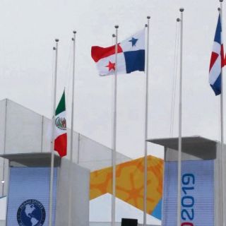 La Bandera Mexicana ya ondea en Lima