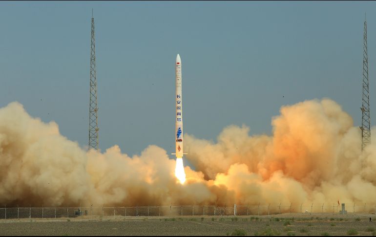 El primero de la serie SQX-1, despegó a la 13:00 horas locales (5:00 GMT) desde una plataforma en el Centro de Lanzamiento de Satélites de Jiuquan en el Desierto de Gobi. AP / Chinatopix