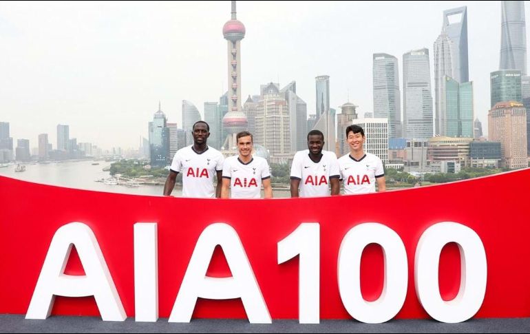 Con un monto de 498 millones de dólares por año, hasta 2027, este nuevo contrato sustituye al precedente, que iba hasta 2022 entre Tottenham y AIA. ESPECIAL / tottenhamhotspur.com