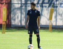 En caso de que Mier no pueda jugar, Chivas podría alinear con dos centrales, Oswaldo Alanís y Antonio Briseño. IMAGO7/Archivo