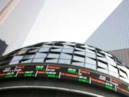 En la sesión de este jueves se negoció un volumen de 296.7 millones de títulos por un importe de 18 mil 763 millones de pesos. SUN/ARCHIVO