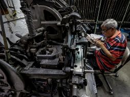 Rafael Villegas. El linotipista continúa su oficio en Impronta Casa Editora. EL INFORMADOR/F. Atilano