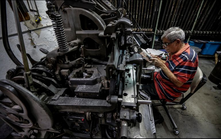 Rafael Villegas. El linotipista continúa su oficio en Impronta Casa Editora. EL INFORMADOR/F. Atilano