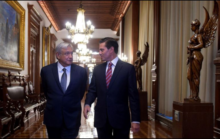 López Obrador reveló que Peña Nieto le mostró el departamento en uno de sus reuniones cuando todavía era presidente electo. AFP / ARCHIVO