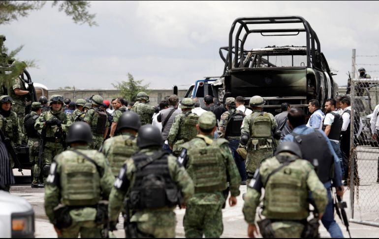 Luego de un despliegue más amplio de la Guardia Nacional, se logró liberar al personal de Pemex retenido y dispersar a la población. EFE/H. Ríos