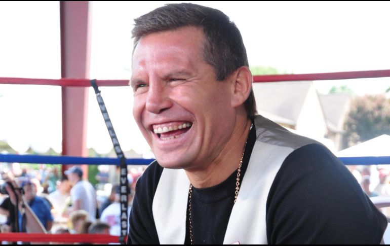 Chávez asegura que le pusieron una pistola en la cabeza para obligarlo a entregar sus pertenencias. NTX/ARCHIVO