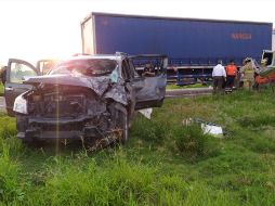 El accidente ocurrió en la autopista Aguascalientes-Zapotlanejo, a la altura del kilómetro 4.5. ESPECIAL/UEPCBJ
