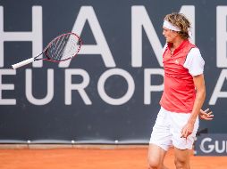 Zverev reacciona mal ante la derrota con Nikoloz Basilashvili en casa. AFP