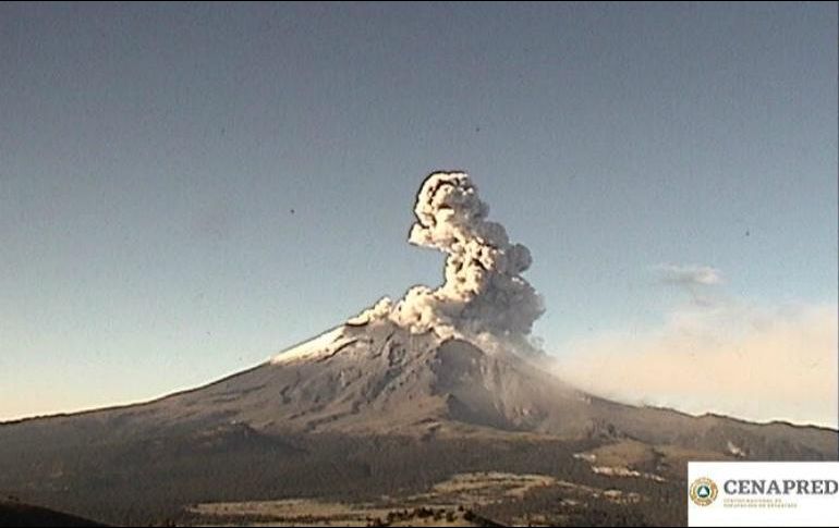 Debido a la actividad del coloso, recomiendan a la población no acercarse al volcán, sobre todo al cráter. TWITTER / @CNPC_MX