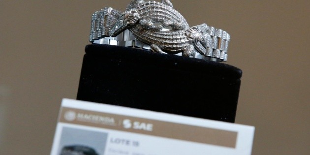 Obtienen 10.3 MDP en subasta de joyas en Los Pinos