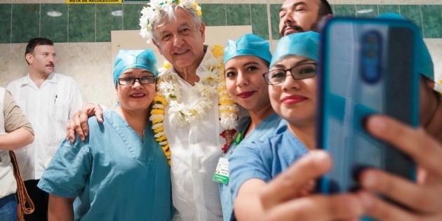 El IMSS estuvo encabezado por personas de muy bajo nivel: L&oacute;pez Obrador