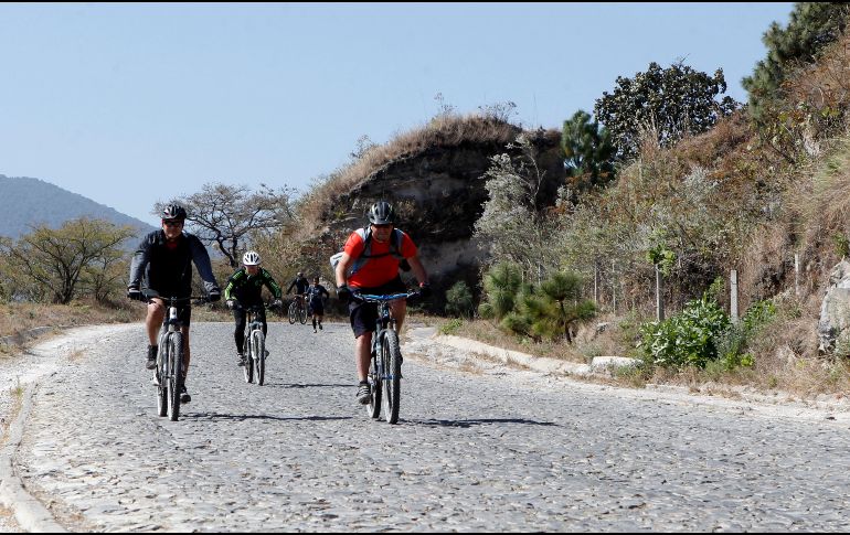 Pese a que están cerrados diversos accesos secundarios y la subida por la cuchilla hacia la Torre 1 Planillas, todavía hay ciclistas que no atienden las indicaciones. EL INFORMADOR/A. Camacho