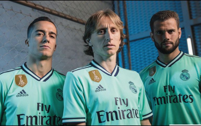 La nueva equipación ofrece una innovación de máximo rendimiento y cuenta con la tecnología ''climachill'' para absorber el sudor. ESPECIAL / realmadrid.com