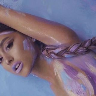 Ariana Grande se disculpa por chiste cruel que causó polémica