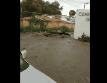 El Boulevard de Bosques de Santa Anita volvió a inundarse, tras la lluvia de esta tarde. ESPECIAL