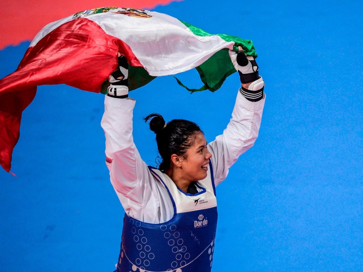 Briseida Acosta brilla en taekwondo y da oro a México