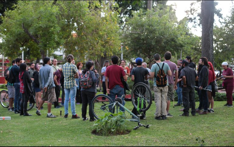 En la asamblea donde se reunieron cerca de 30 personas, convocaron a una manifestación el próximo sábado. EL INFORMADOR / G. Gallo