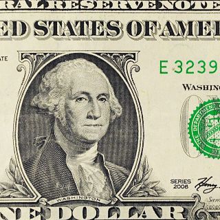 El dólar cierra al alza tras declaraciones de la Fed