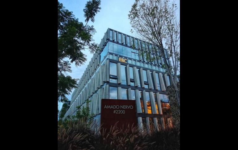 Escuela Bancaria y Comercial: En camino al éxito