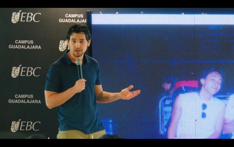 Escuela Bancaria y Comercial: En camino al éxito