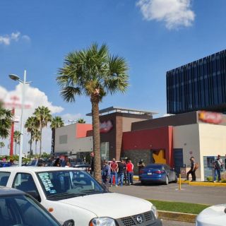 Confirman presencia de esposa del gobernador de Nayarit en balacera en plaza de Zapopan